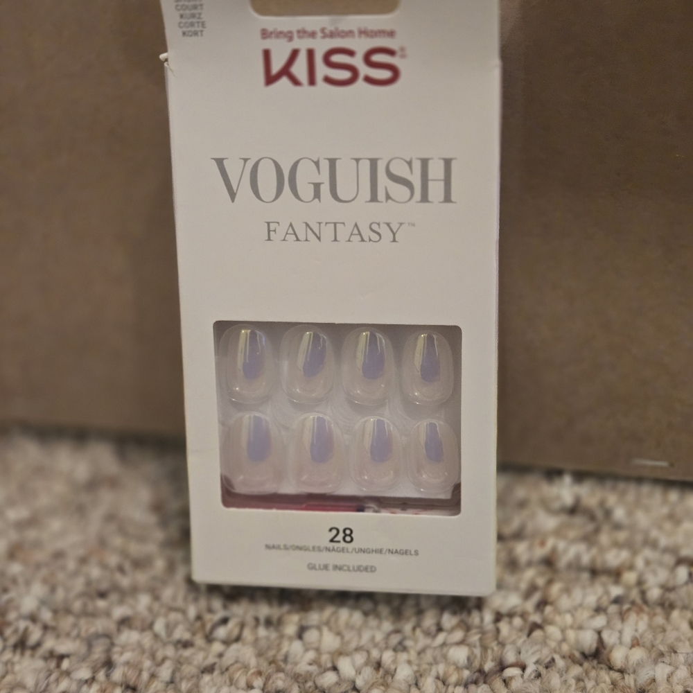 Kiss Voguish Fantasy  Nails